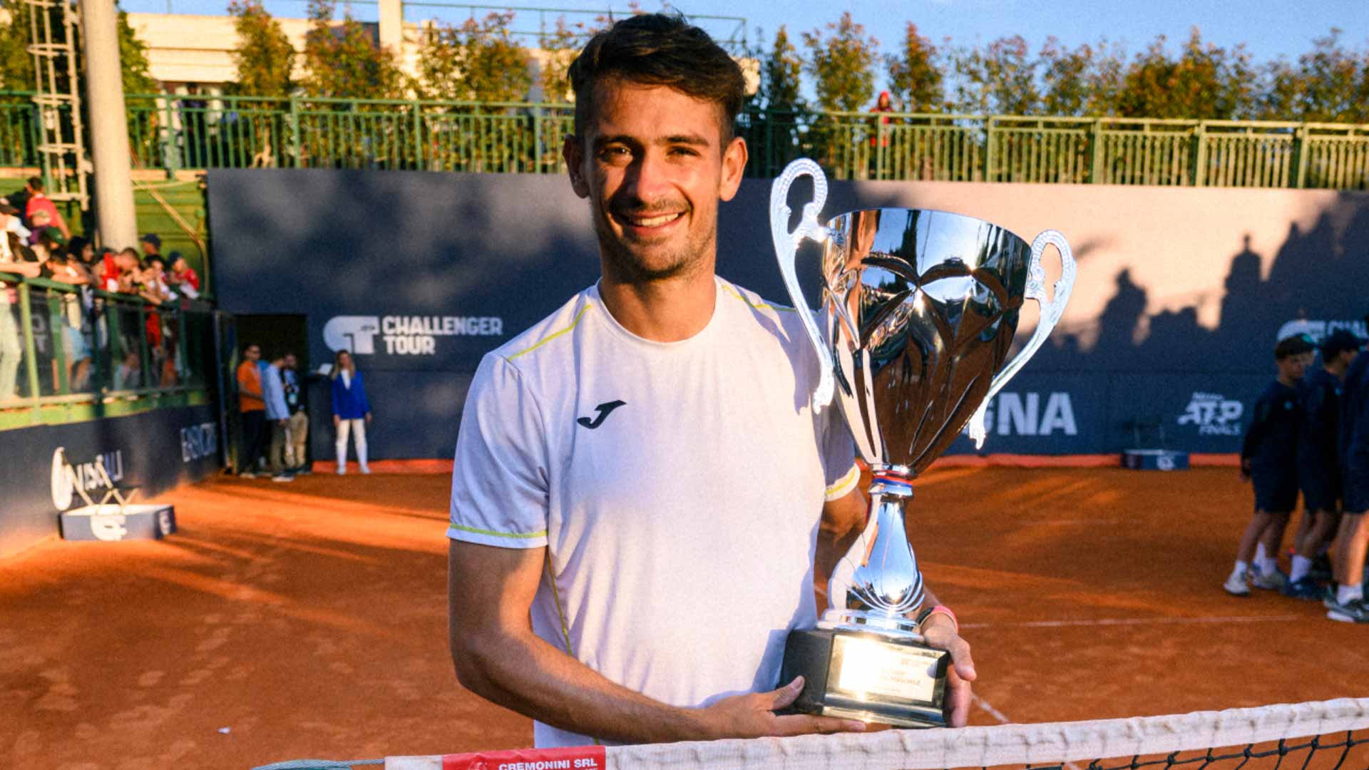 Mariano Navone is crowned champion at the Sardegna Open.